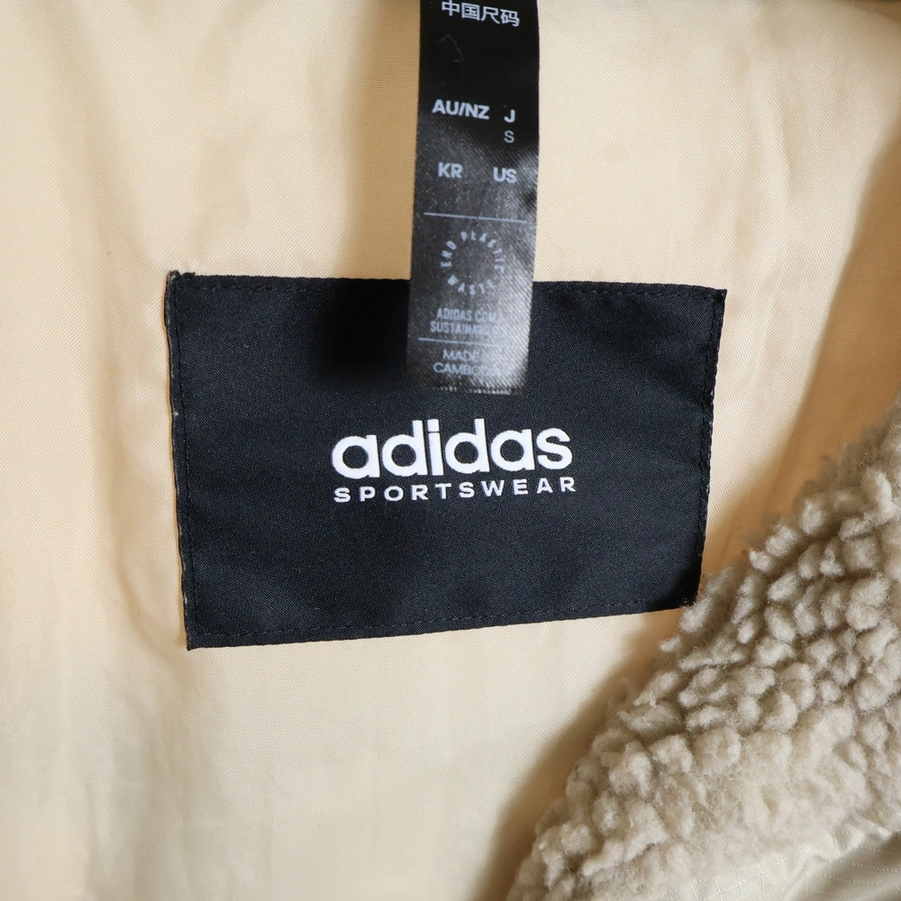 adidas(アディダス) WORD BOA JACKET ワーディング オーバーサイズ ボア フリースジャケット ベージュ IK7342