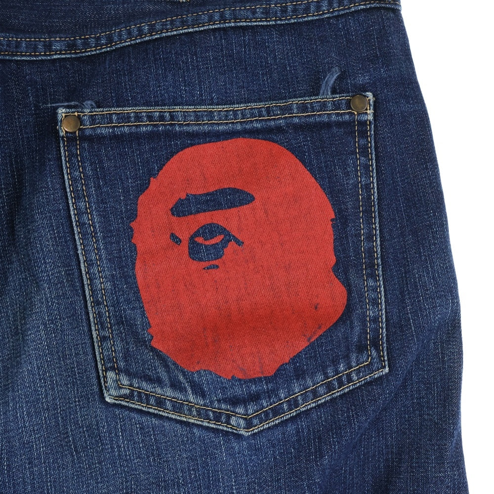 A BATHING APE(アベイシングエイプ) バックポケットエイプヘッドプリント ジップフライデニムパンツ インディゴ
