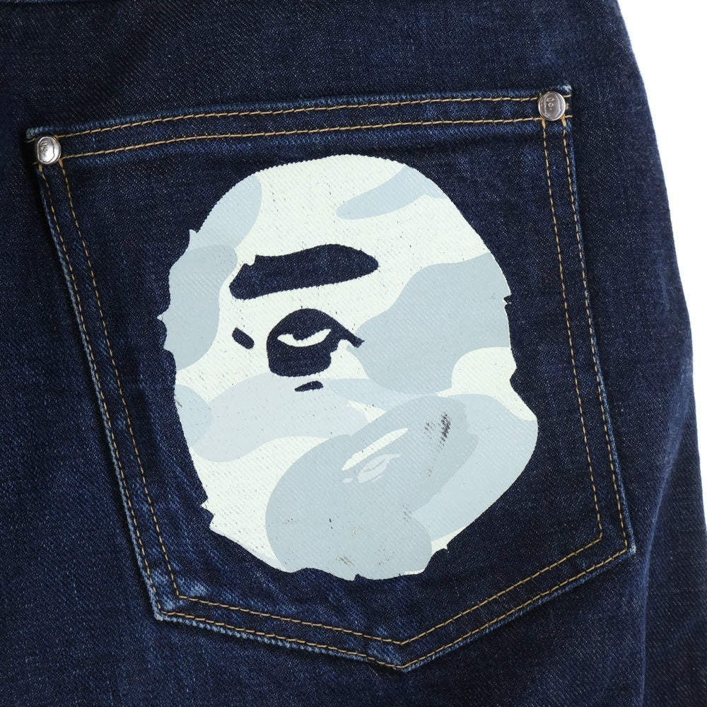 A BATHING APE(アベイシングエイプ) バックポケットカモ柄エイプヘッドプリント ジップフライデニムパンツ インディゴ