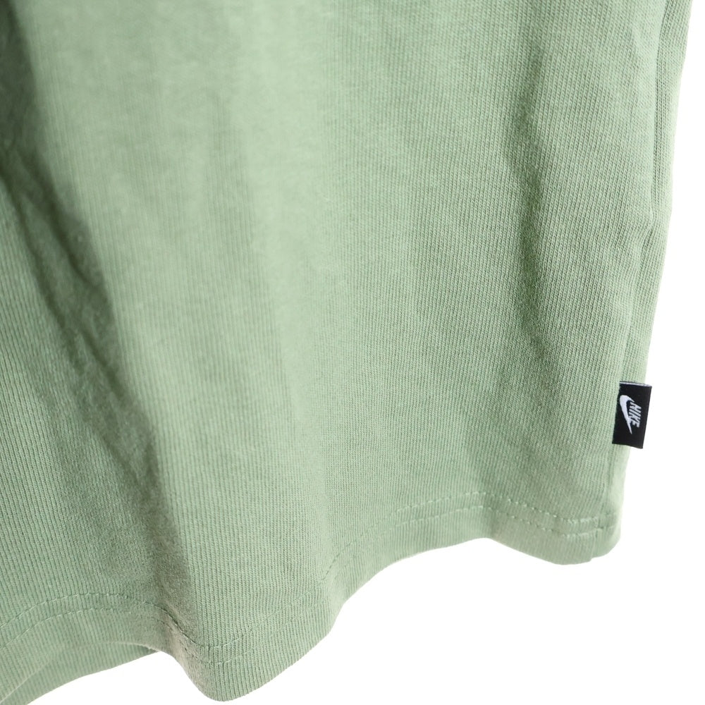 NIKE(ナイキ) NSW PREM ESSNTL SUST TEE フロントロゴ刺繍 クルーネック 半袖Tシャツ カットソー グリーン DO7393-386