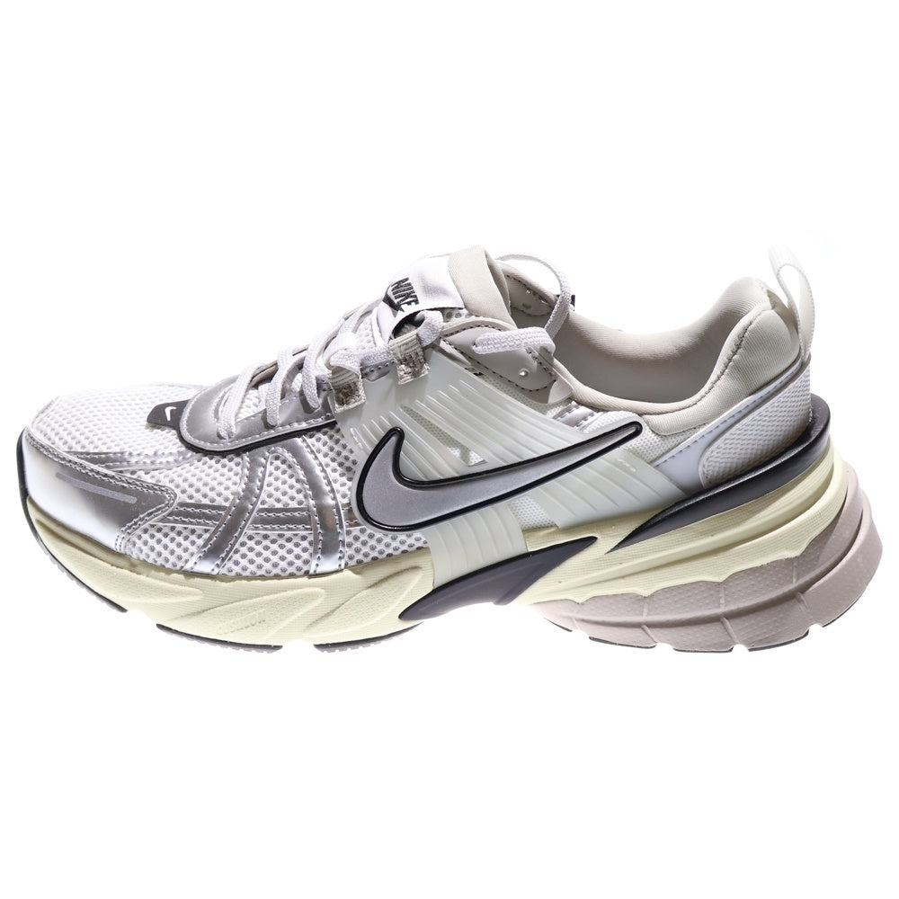 NIKE(ナイキ) V2K RUN SUMMIT WHITE/METALLIC SILVER V2Kラン ローカットスニーカー ホワイト/シルバー US8/26cm HJ4497-100