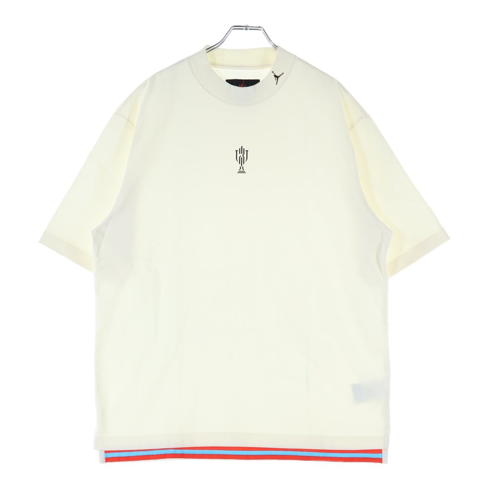 NIKE(ナイキ) フロントロゴデザイン 裾切り替え モックネック カットソー 半袖Tシャツ ホワイト FQ3844-133