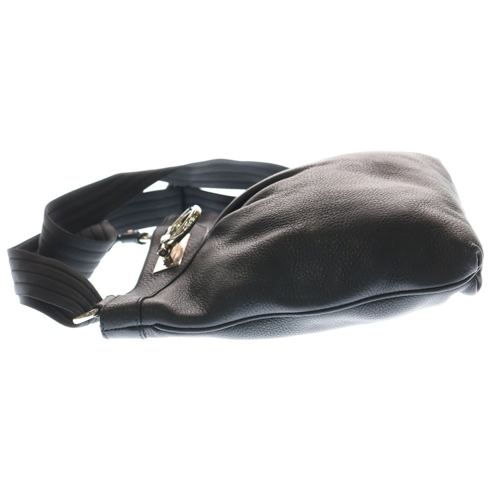 FERRAGAMO(フェラガモ) ガンチーニ レザー ショルダーバッグ ブラック AU‐21/B499 レディース