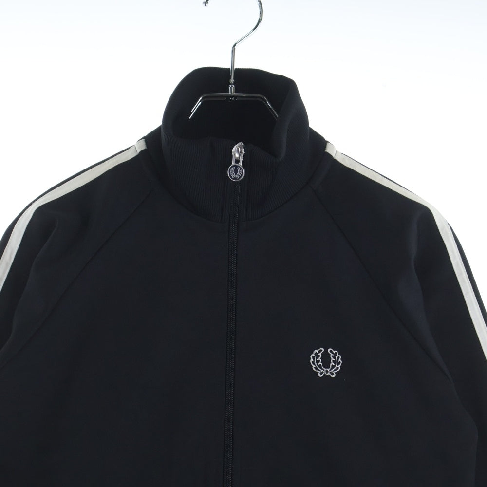 FRED PERRY(フレッドペリー) 胸エンブロイダリーデザイン ダブルポケット ジップアップ トラックジャケット ブラック J4775
