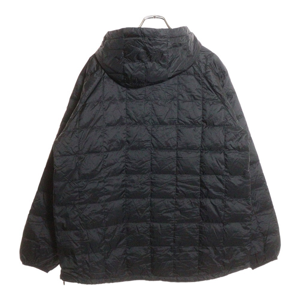 GRAMICCI(グラミチ) ×TAION PULLOVER JACKET タイオン 胸ロゴデザイン カンガルーポケット フーデッド ダウンジャケット ブラック G3FU-J102-TG