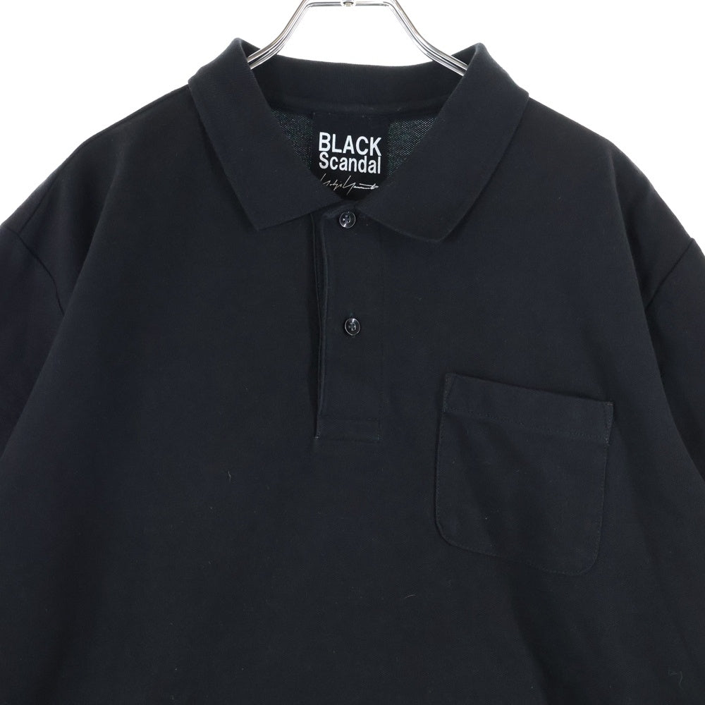 BLACK Scandal Yohji Yamamoto(ブラックスキャンダルヨウジヤマモト) 23AW 袖ロゴ刺繍 胸ポケット付 半袖ポロシャツ ブラック HJ-T30-989
