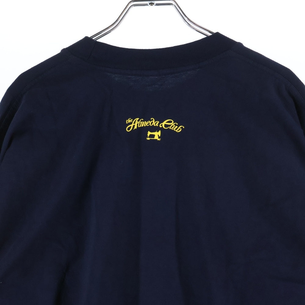The Almeda Club(アルメダクラブ) ×THE APARTMENT ジ アパートメント フロントロゴデザイン クルーネック カットソー 長袖Tシャツ ネイビー