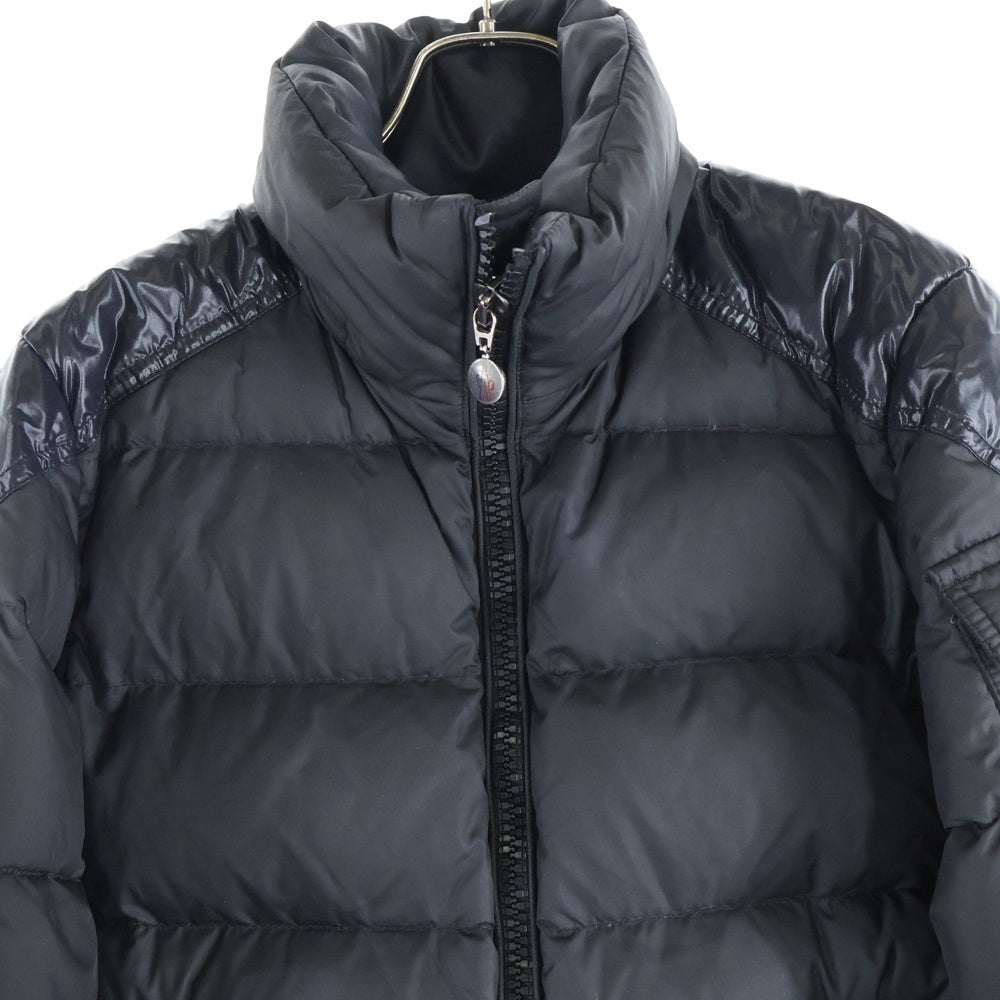 MONCLER(モンクレール) CHEVALIER シュヴァリエ アームロゴデザイン ジップアップ ダウンジャケット ブラック 920-091-40365-50