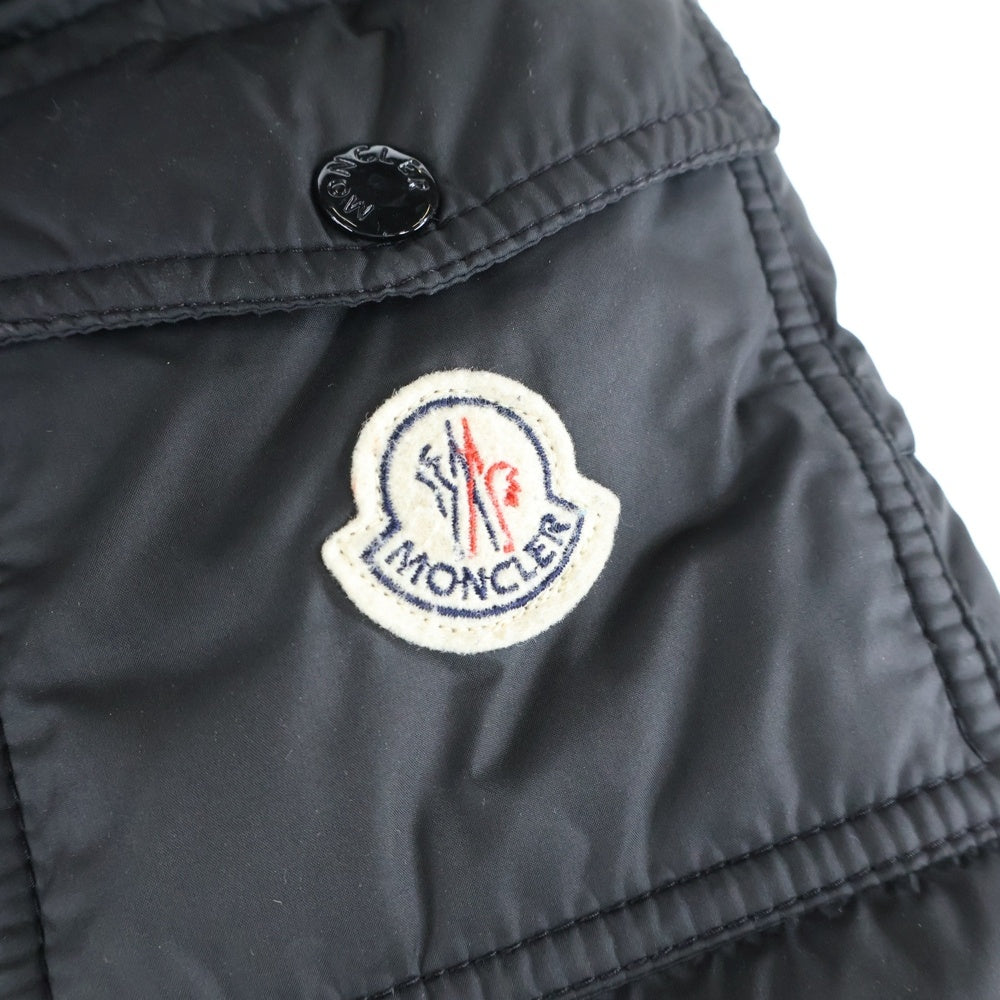 MONCLER(モンクレール) CHEVALIER シュヴァリエ アームロゴデザイン ジップアップ ダウンジャケット ブラック 920-091-40365-50