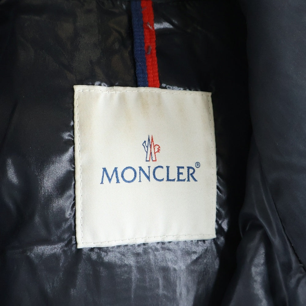 MONCLER(モンクレール) CHEVALIER シュヴァリエ アームロゴデザイン ジップアップ ダウンジャケット ブラック 920-091-40365-50