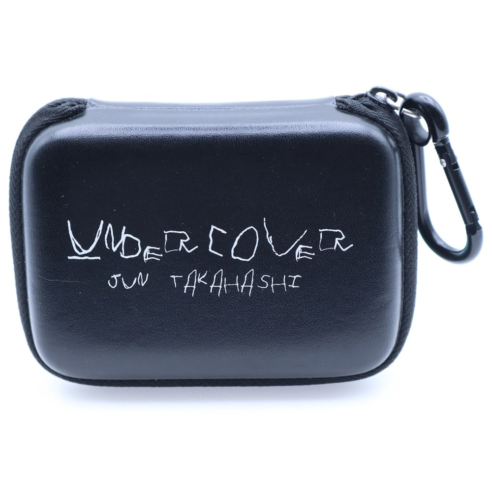 UNDERCOVER(アンダーカバー) メッセージデザイン カラビナ付き マルチケース ブラック
