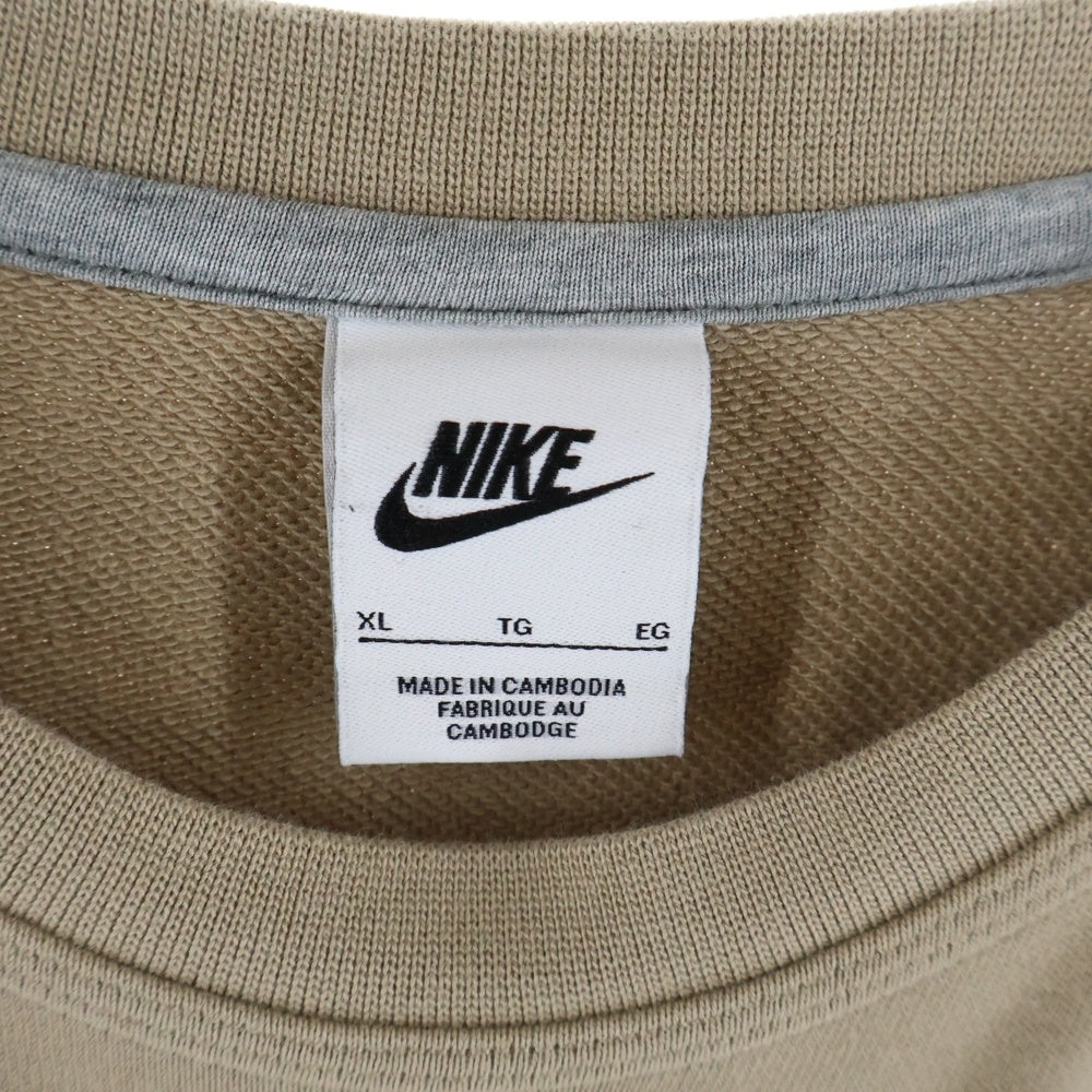 NIKE(ナイキ) CLUB FT CREW クラブフランチ ロゴエンブロイダリー クルーネック スウェットトレーナー ベージュ 637903-247