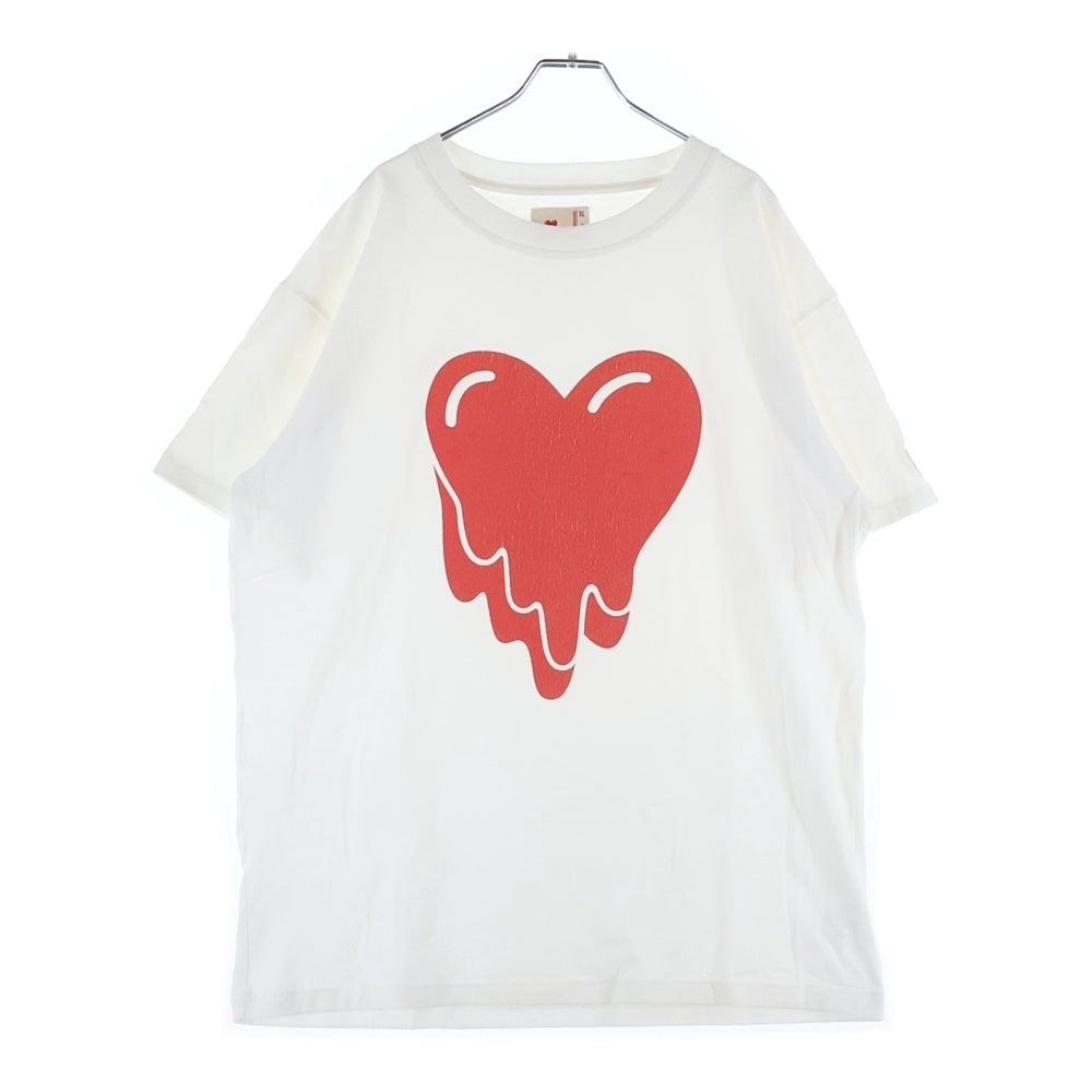 Emotionally Unavailable(エモーショナリー アンアヴェイラブル) EU HEART LOGO TEE ハートロゴデザイン クルーネック カットソー 半袖Tシャツ ホワイト EU-A22-0000-008