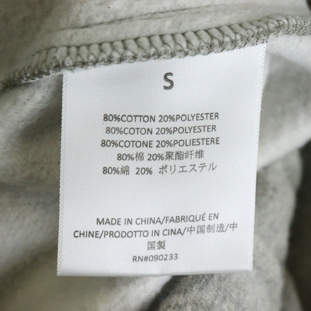FEAR OF GOD ESSENTIALS(フィアオブゴッド エッセンシャルズ) フロントリフレクターロゴ 裏起毛 ドローストリング スウェット ハーフパンツ グレー