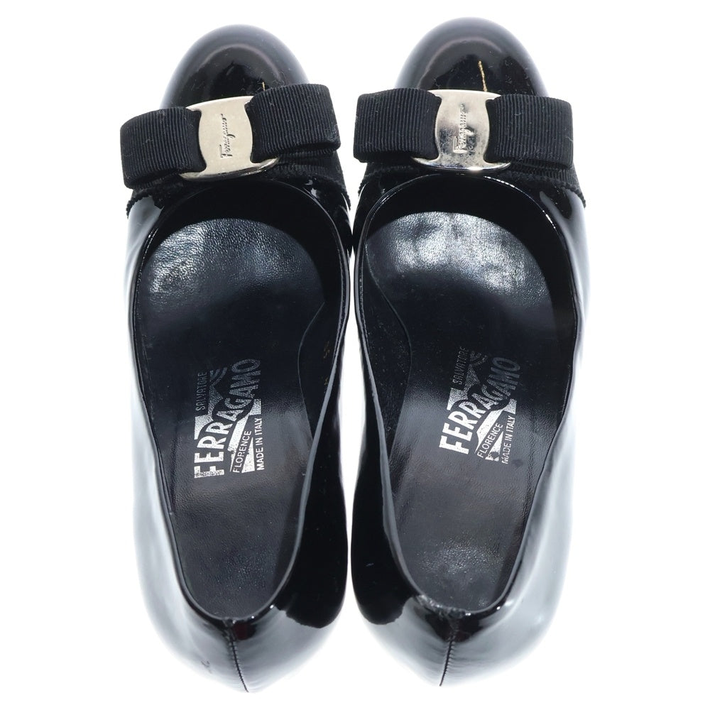 Salvatore Ferragamo(サルヴァトーレ フェラガモ) CARLA カルラ ヴァラ リボン エナメル ハイヒールパンプス ブラック レディース