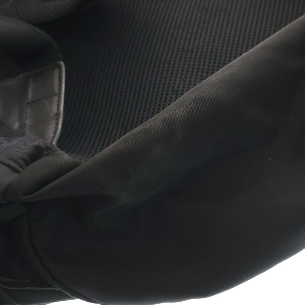 UNDERCOVER(アンダーカバー) ロゴプレート ナイロンバックパック リュックサック ブラック UCA4B01-01