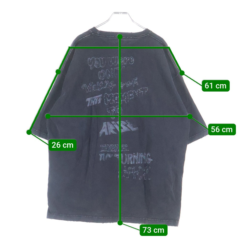 MAISON MIHARAYASUHIRO(メゾンミハラヤスヒロ) ×ISAMU KATAYAMA BACKLASH イサムカタヤマバックラッシュ 25周年記念 硫化染 両面プリントTシャツ 半袖クルーネックカットソー グレー C13TS511