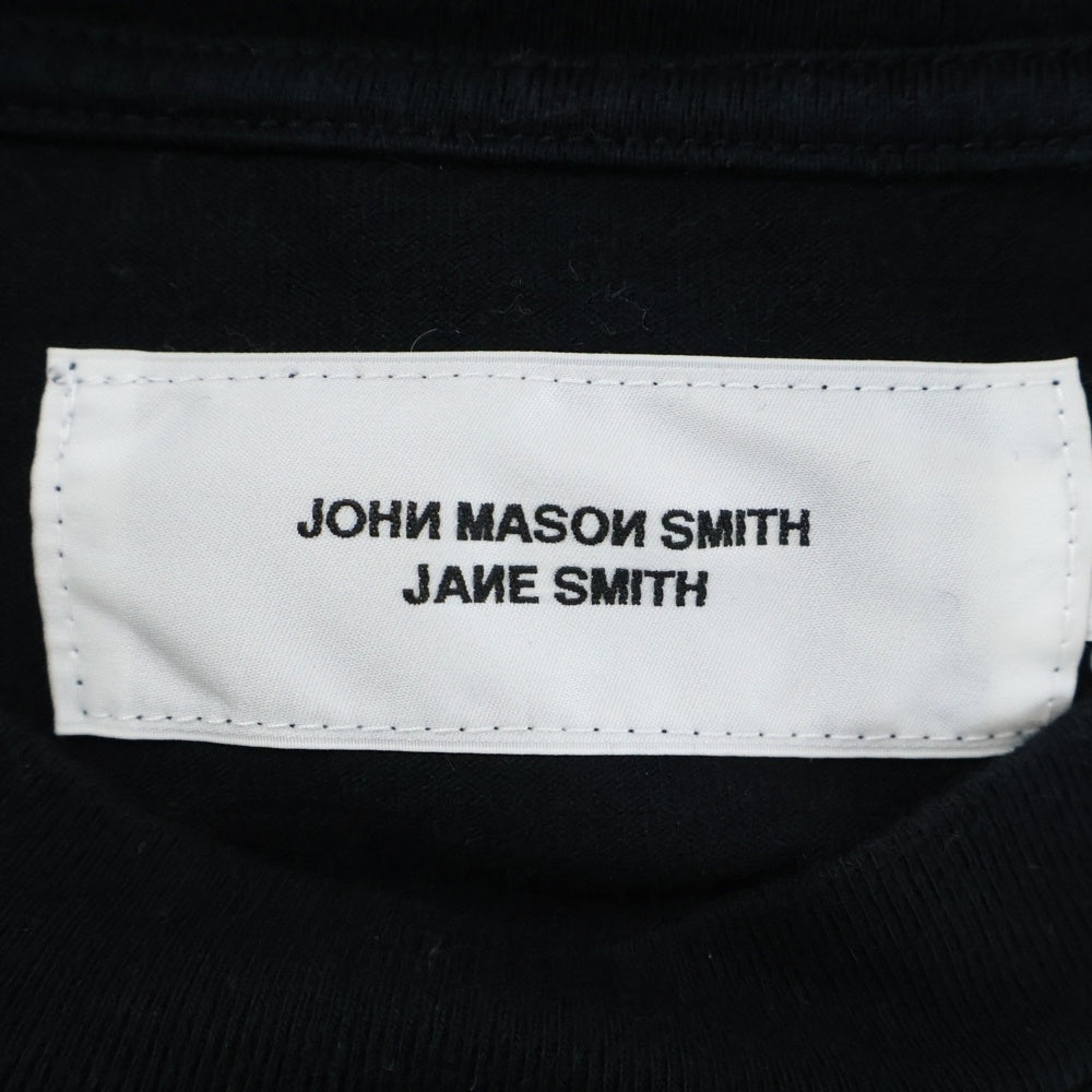 JOHN MASON SMITH(ジョン メイソン スミス) JAMIE MORGAN OUTRAGE ジャミー モーガン アウトレイジ クルーネック半袖プリントTシャツ カットソー ブラック 23WCT-#958S