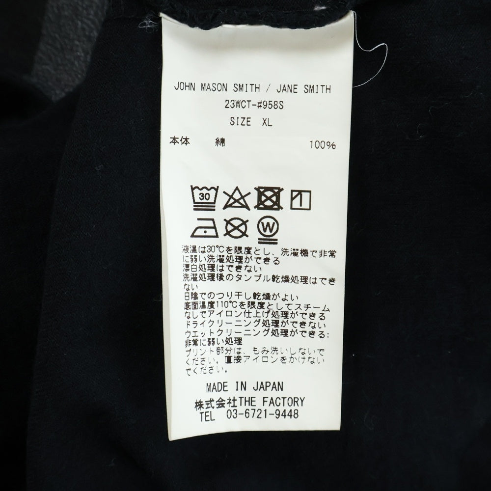JOHN MASON SMITH(ジョン メイソン スミス) JAMIE MORGAN OUTRAGE ジャミー モーガン アウトレイジ クルーネック半袖プリントTシャツ カットソー ブラック 23WCT-#958S