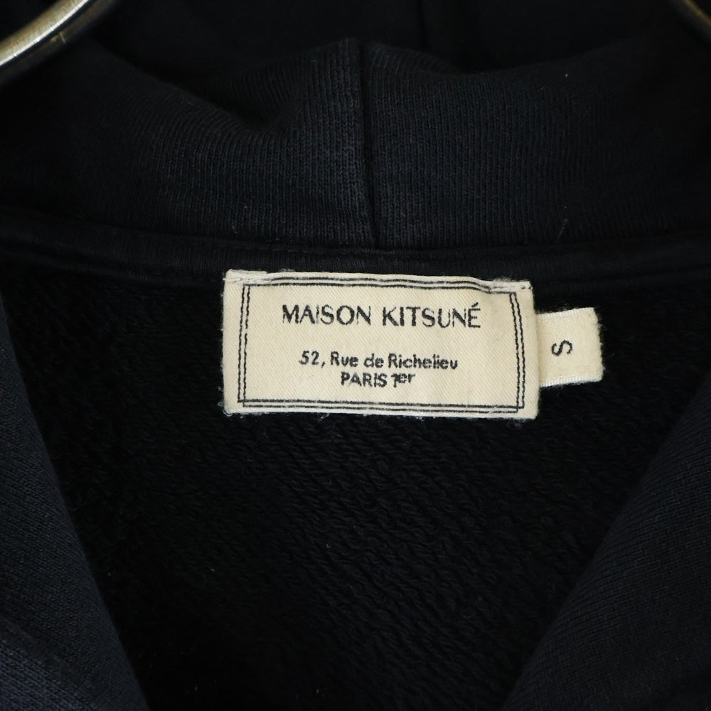 MAISON KITSUNE(メゾンキツネ) フロント刺繍 プルオーバースウェットパーカー フーディー ブラック AU00307KM0001