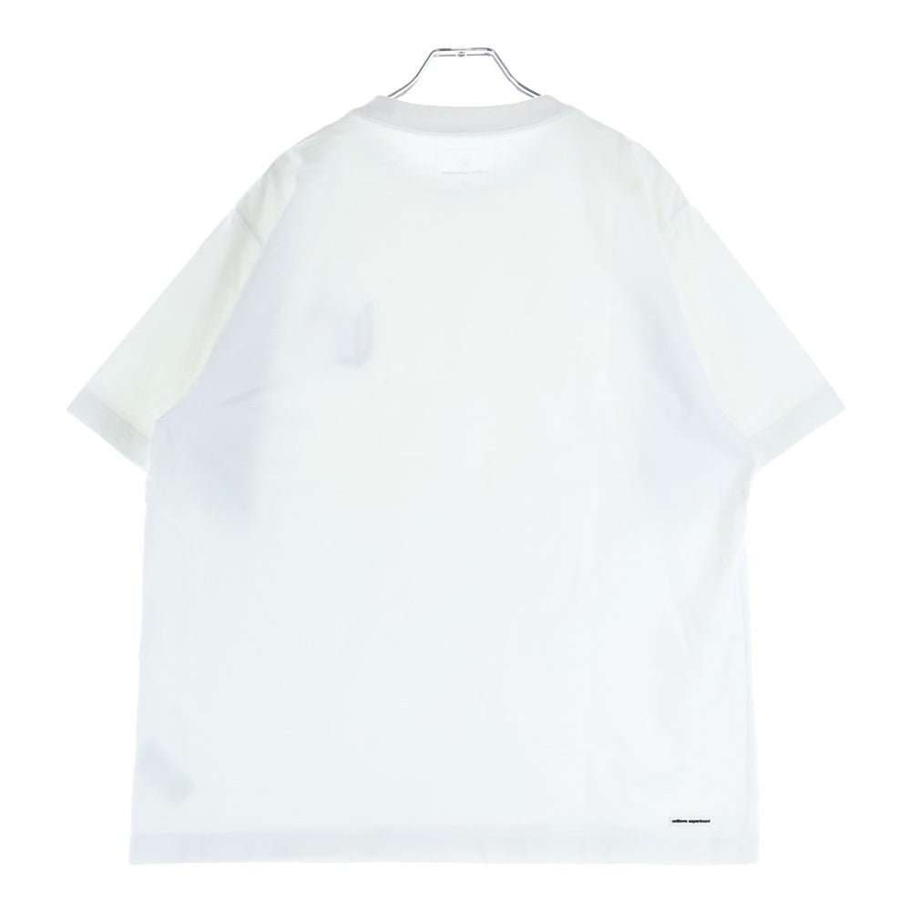 UNIFORM EXPERIMENT(ユニフォームエクスペリメント) 胸エンブロイダリーデザイン クルーネック カットソー 半袖Tシャツ ホワイト UE-232024