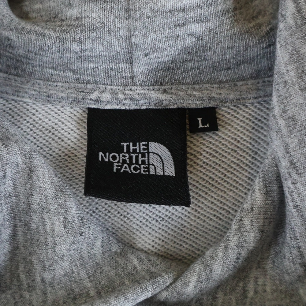 THE NORTH FACE(ザノースフェイス) 胸ロゴデザイン カンガルーポケット ドローストリング フーデッド スウェット パーカー グレー NT12238