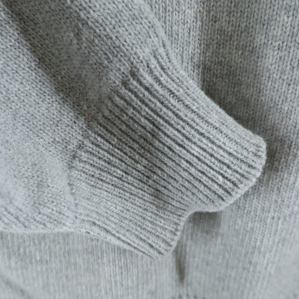 STONE ISLAND(ストーンアイランド) コンパスパッチ クルーネック ニットセーター グレー 7715508A3