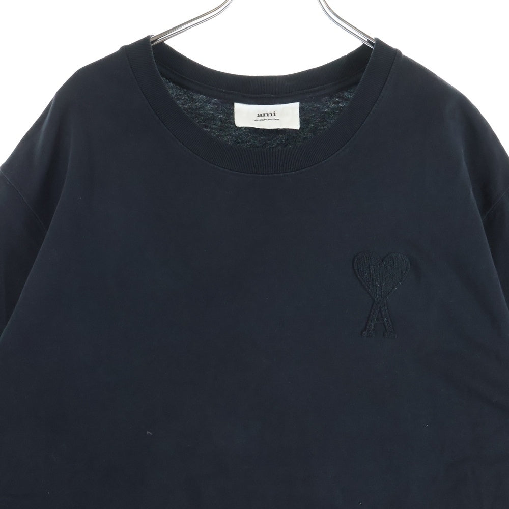 AMI Alexandre Mattiussi(アミアレクサンドルマテュッシ) ハート刺繍 半袖Tシャツ ブラック E21HJ128.726