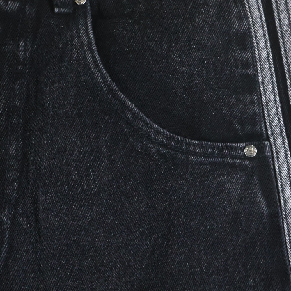 adidas(アディダス) DENIM FBIRD SHORTS ファイアーバード デニムショーツ ハーフパンツ ブラック JC6719