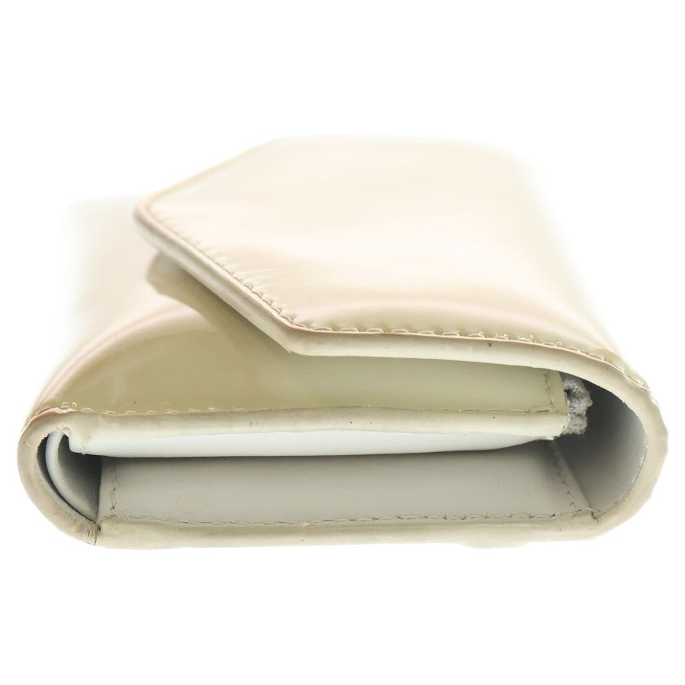 Maison Margiela(メゾンマルジェラ) 4ステッチ 3つ折り財布 エナメル パテントレザーウォレット ベージュ S56UI0136 レディース