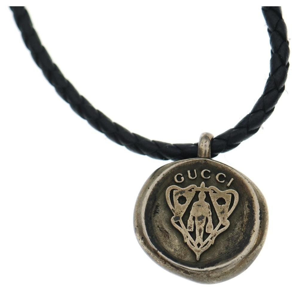 GUCCI(グッチ) クレスト ロゴデザインチャーム レザー紐 ネックレス シルバー