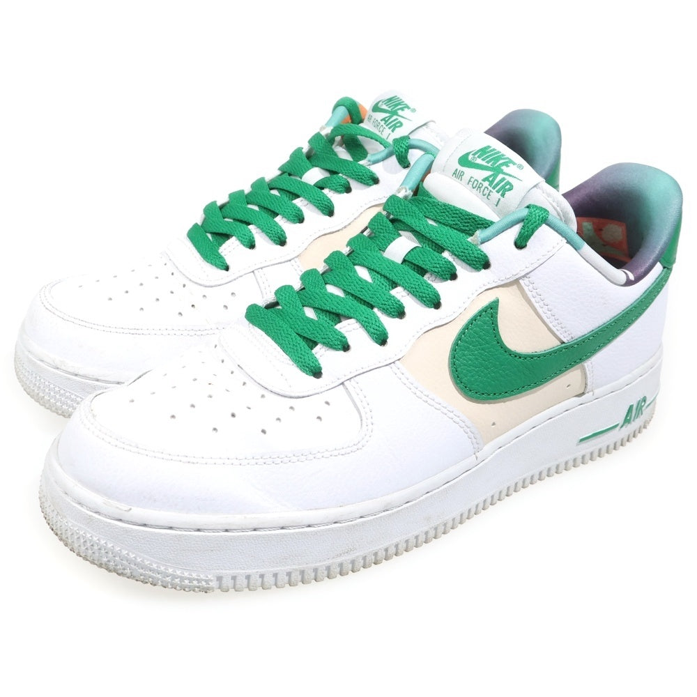 NIKE(ナイキ) AIR FORCE 1 07 LV8 EMB WHITE AND MALACHITE エアフォース1 ホワイト アンド マラカイト ローカットスニーカー US9/27cm ホワイト
