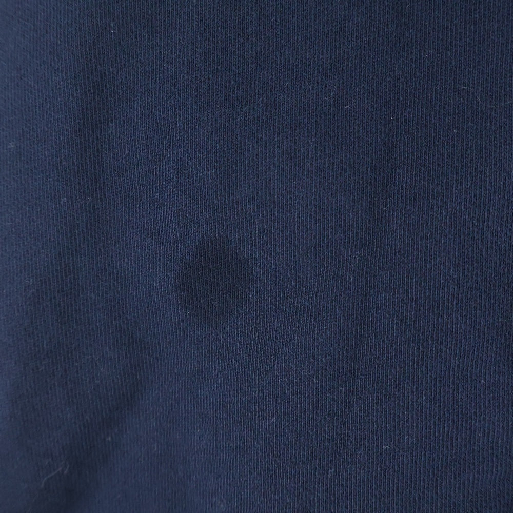 MAISON KITSUNE(メゾンキツネ) フロントエンブロイダリーデザイン クルーネック スウェット トレーナー ネイビー NM00311KM0001