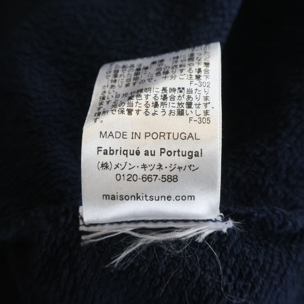 MAISON KITSUNE(メゾンキツネ) フロントエンブロイダリーデザイン クルーネック スウェット トレーナー ネイビー NM00311KM0001