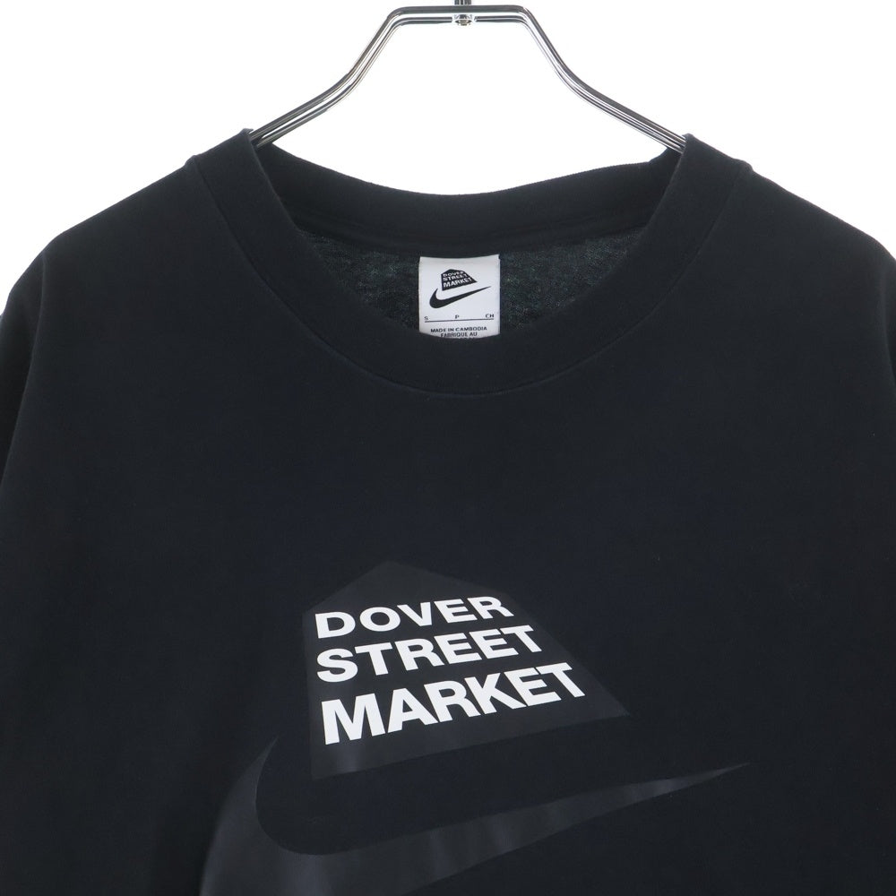 NIKE(ナイキ) ×DOVER STREET MARKET DSM MENS T-SHIRT ドーバーストリートマーケット フロントロゴプリント コットン クルーネックTシャツ 半袖カットソー IH3205-010