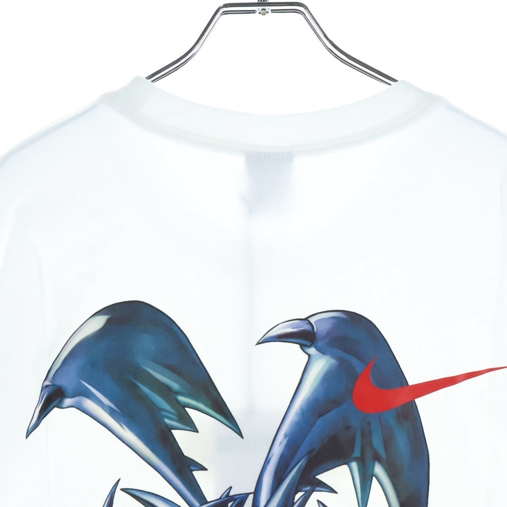 NIKE(ナイキ) ×YU-GI-OH! 遊戯王 DM SOLO SWOOSH T-SHIRT HOUSE OF DUEL ディーエム ソロ スウッシュ ハウス オブ デュエル 半袖Tシャツ ホワイト IO7985-100