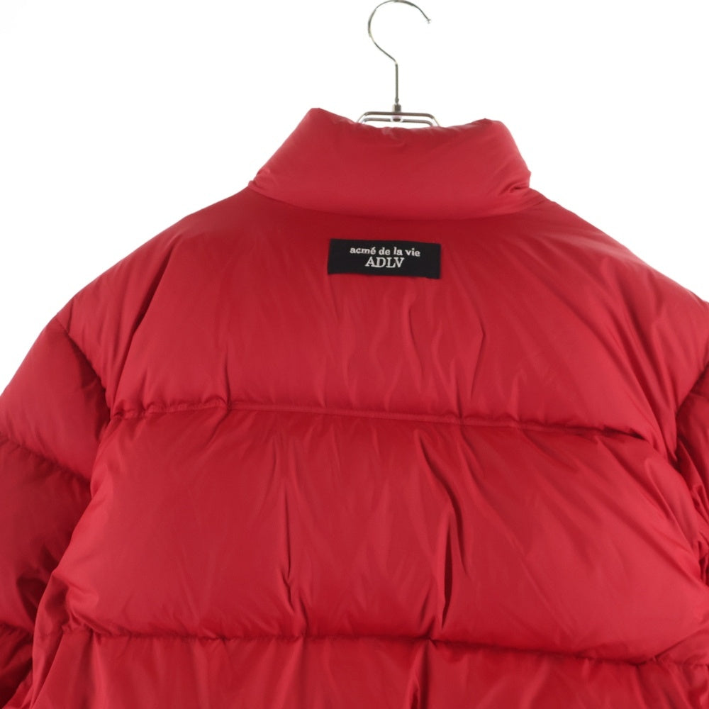 acme' de la vie(アクメ ド ラ ビ) 胸ロゴエンブロイダリー ジップアップダウンジャケット レッド
