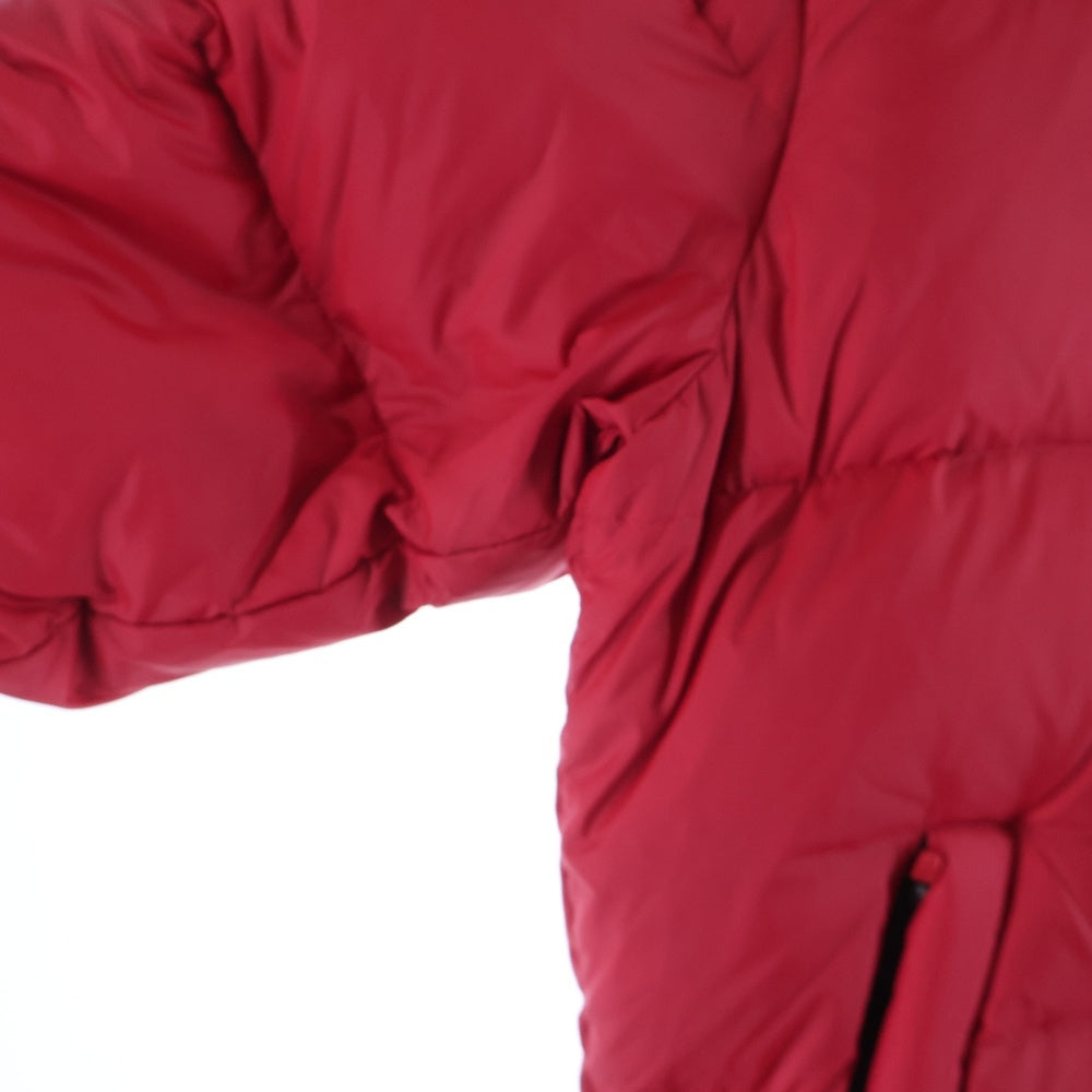 acme' de la vie(アクメ ド ラ ビ) 胸ロゴエンブロイダリー ジップアップダウンジャケット レッド