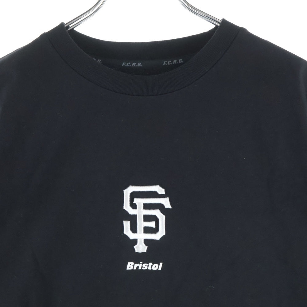 F.C.R.B./F.C.Real Bristol/FCRB(エフシーアールビー/エフシーレアルブリストル) 21AW MLB TOUR BW TEAM TEE MLBツアー チーム刺繍Tシャツ 半袖クルーネックカットソー ブラック FCRB-212115