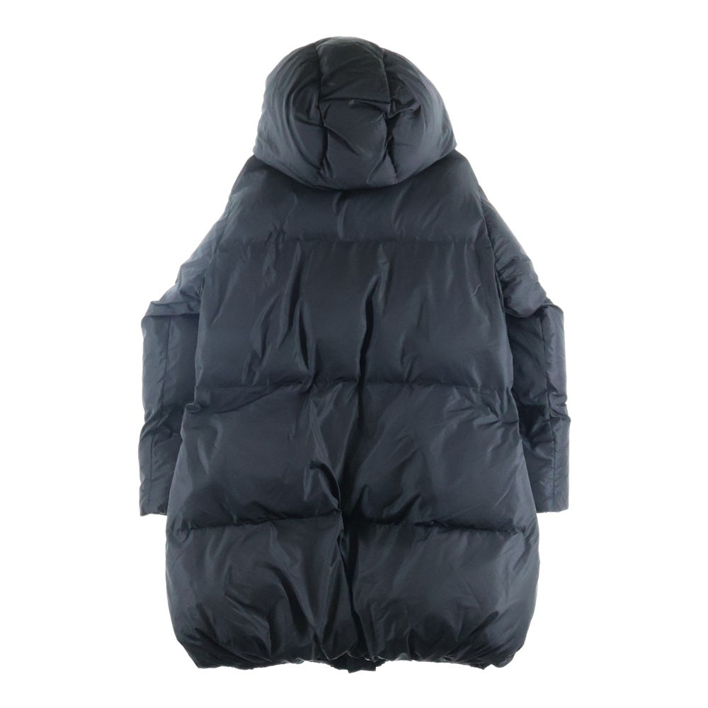 MM6 Maison Margiela(エムエムシックスメゾンマルジェラ) 25AW ジップアップ フーデット ロングダウンジャケット ブラック レディース M60824-MM001