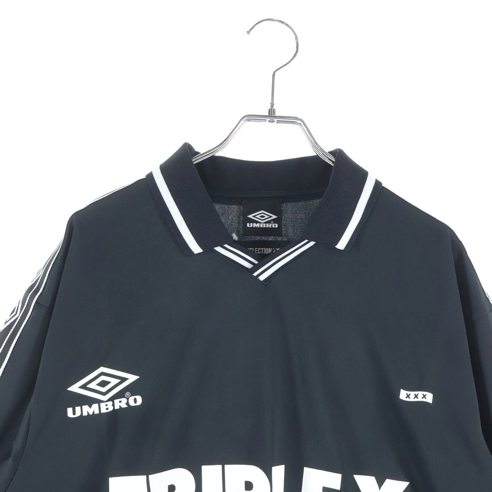 GOD SELECTION XXX(ゴッドセレクショントリプルエックス) ×UMBRO TRIPLE X アンブロ フロントロゴ 半袖ゲームシャツ ブラック GX-A25-UCS-01