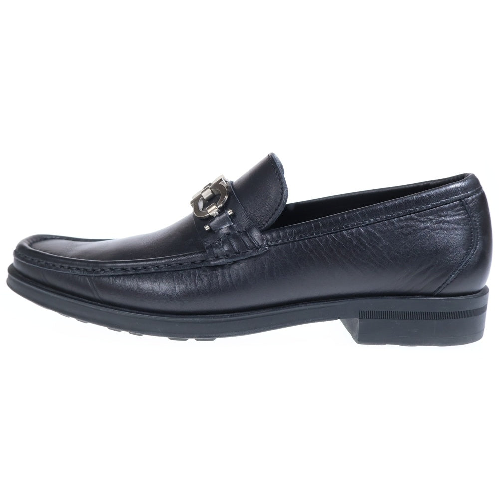 Salvatore Ferragamo(サルヴァトーレ フェラガモ) スクエアトゥ ホースビット レザーローファー ブラック UR 92826 EE