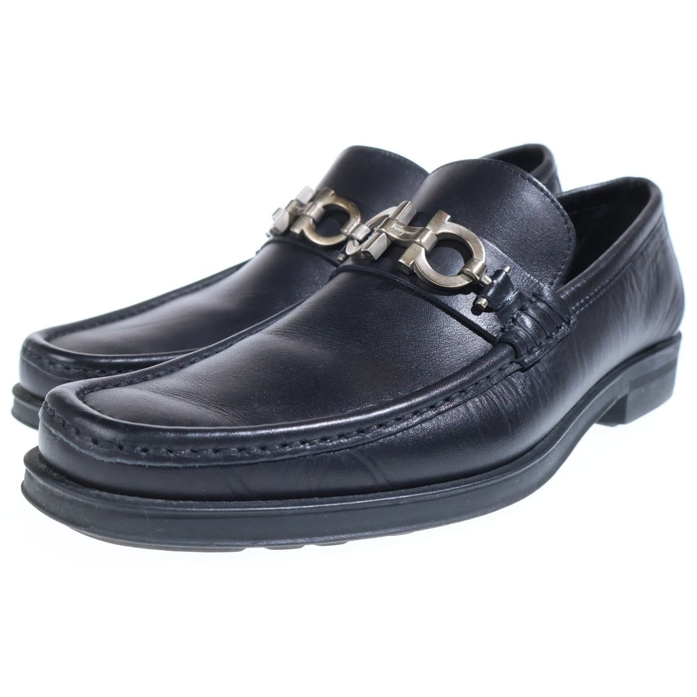 Salvatore Ferragamo(サルヴァトーレ フェラガモ) スクエアトゥ ホースビット レザーローファー ブラック UR 92826 EE