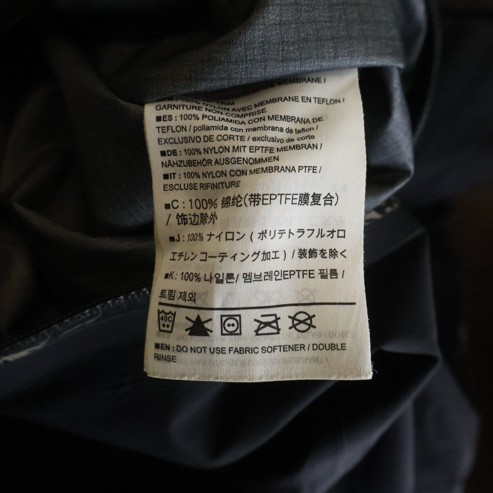 ARC'TERYX(アークテリクス) BETA LT JACKET GORE-TEX ベータLT 胸エンブロイダリーデザイン マルチポケット ジップアップ フーデッド ナイロンジャケット ブラック X000007301