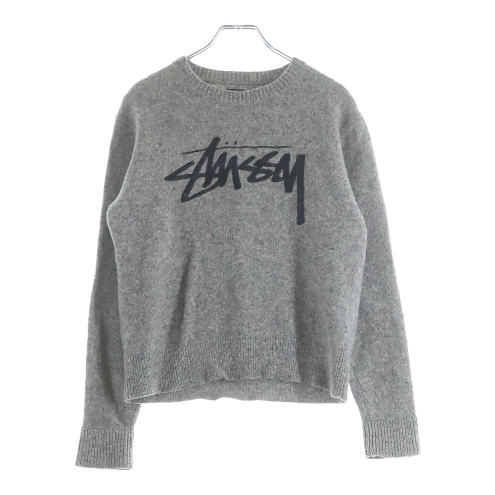STUSSY(ステューシー) フロントロゴ刺繍 クルーネック ウールニット セーター レディース グレー