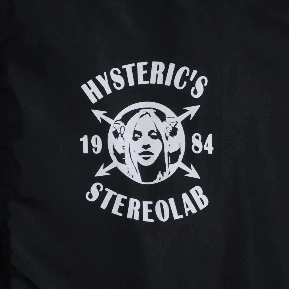 HYSTERIC GLAMOUR(ヒステリックグラマー) ナイロン ロゴプリント ハーフジップ プルオーバーフーデッドジャケット ブラック 02173AB07