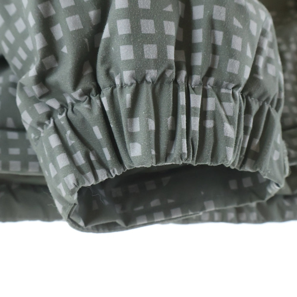 Palace Skateboards(パレススケートボーズ) 24AW PCWCS HOODED JACKET DIGI DPM ピーシーダブリューシーエス デジタルカモ総柄 ファーフーデッド パファージャケット グレー