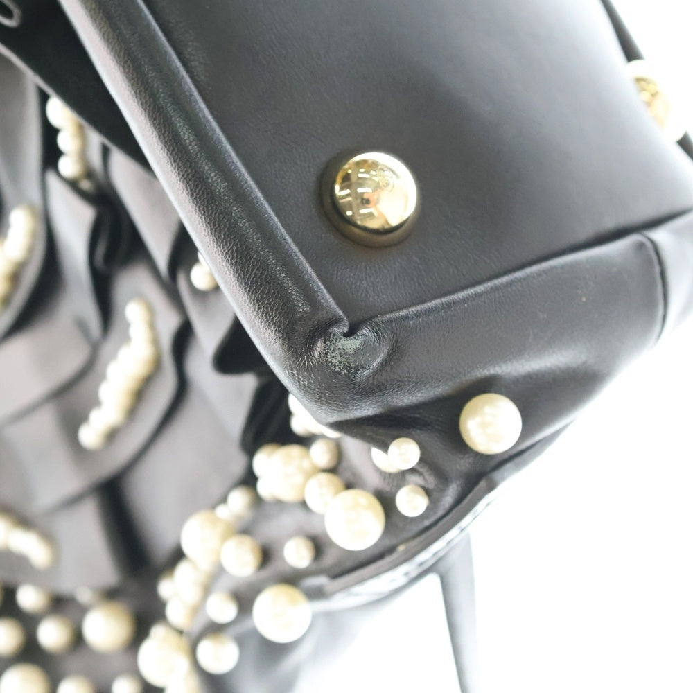 VALENTINO GARAVANI(ヴァレンチノガラヴァーニ) LEATHER PETALE ROSE PEARL EMBELLISHED SATCHEL レザー ローズモチーフ パール装飾 2WAY トートバッグ ショルダーバッグ ブラック ゴールド金具 レディース
