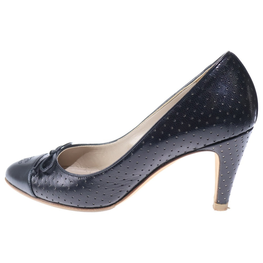 CHANEL(シャネル) ココマーク パンチング キャップトゥ リボン ヒールパンプス レディース ブラック