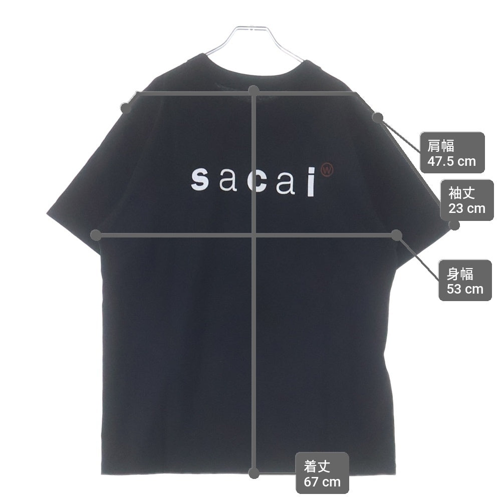 Sacai(サカイ) 25SS ×WTAPS Print T-Shirt ダブルタップス ロゴプリントTシャツ 半袖カットソー ブラック 25-0928S